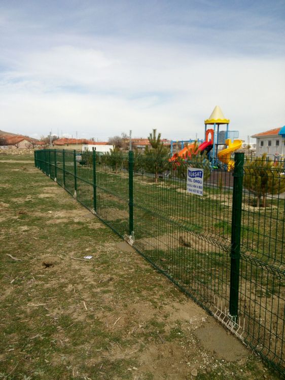Bezirhane Mahallesi park alanı panel çit uygulaması