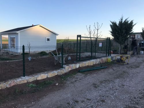 Raylı Kapı Panel Çit Montajı